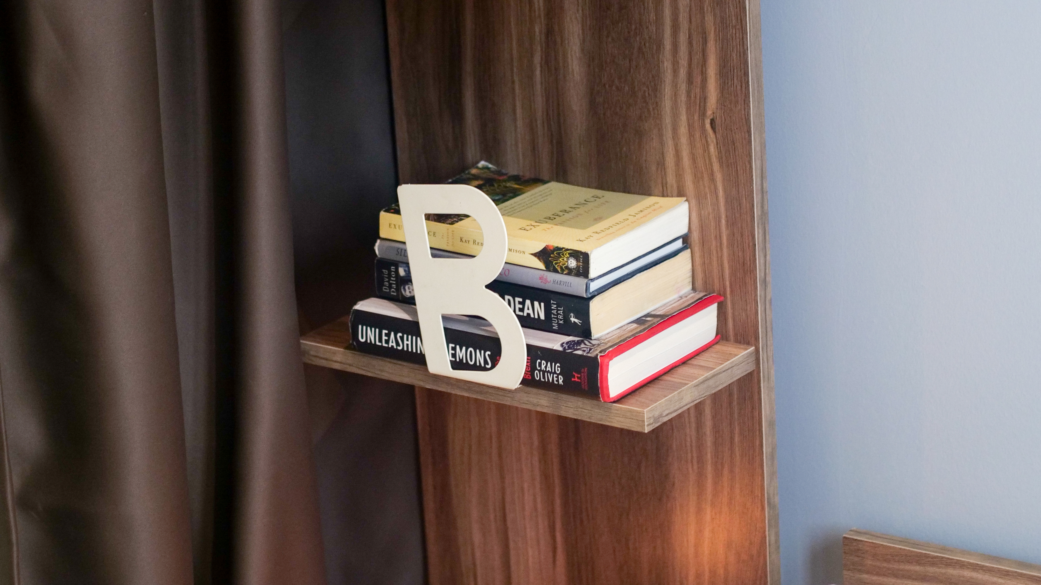 The guests can find bookstand in the double rooms.