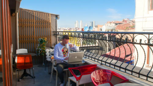 Stay Inn Taksim Hostel offers a terrace.